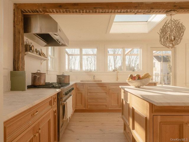 7220 Main Road, East Marion, NY 11939