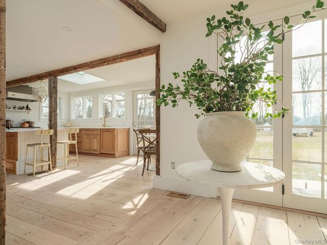 7220 Main Road, East Marion, NY 11939