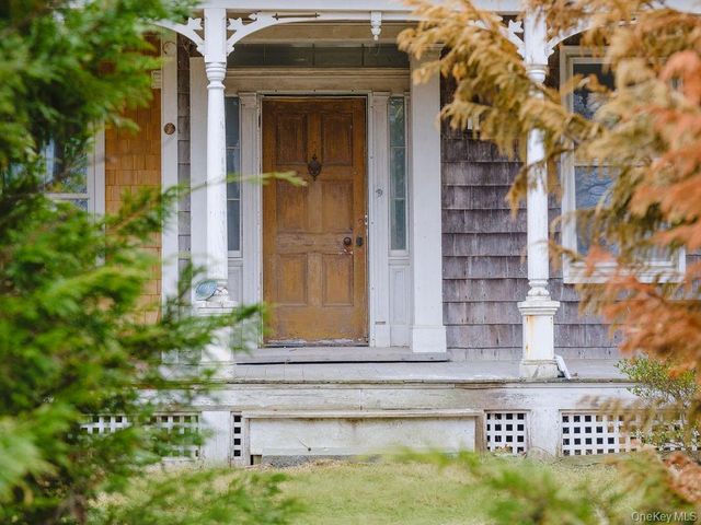 7220 Main Road, East Marion, NY 11939