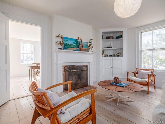 7220 Main Road, East Marion, NY 11939