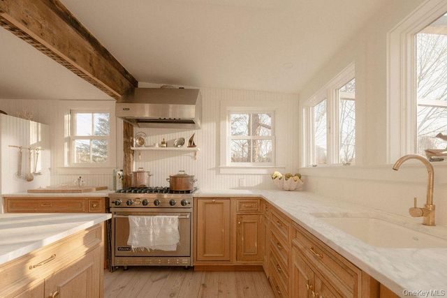 7220 Main Road, East Marion, NY 11939