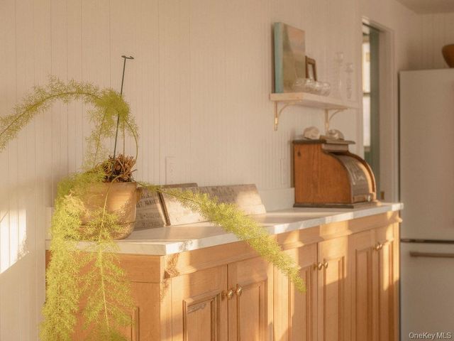 7220 Main Road, East Marion, NY 11939