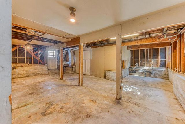 953 W Franklin Street, Monterey, CA 93940