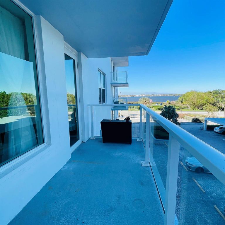 Image 13 of property listing at 3450 S Ocean Boulevard 224, Palm Beach, FL 33480