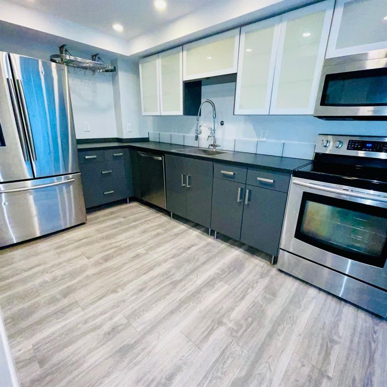 Image 4 of property listing at 3450 S Ocean Boulevard 224, Palm Beach, FL 33480