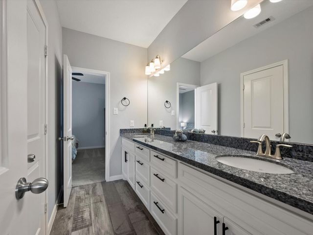 194 Abner Lane, Montgomery, TX 77356