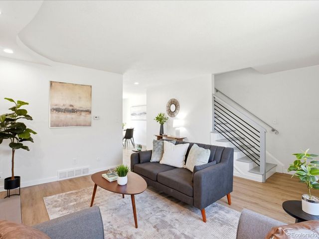 5657 S Lowell Boulevard, Littleton, CO 80123