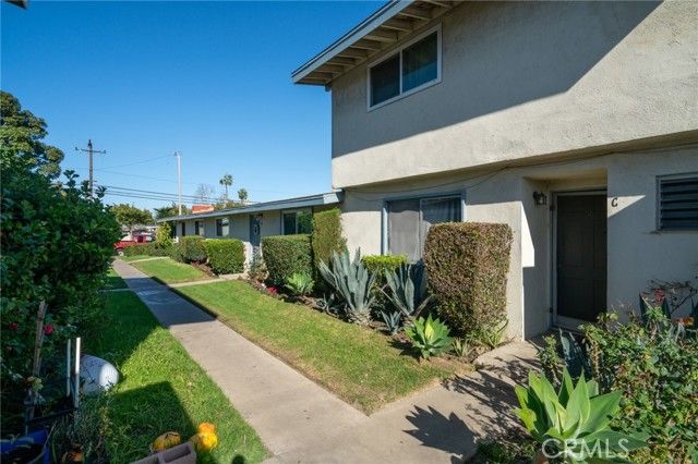 1367 Baker, Costa Mesa, CA 92626