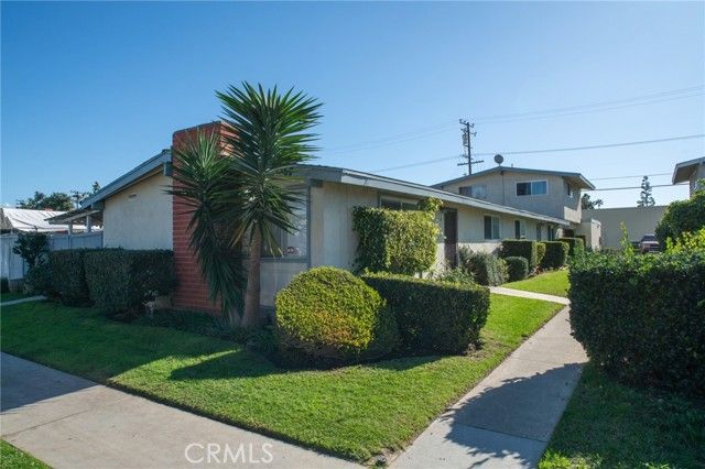 1367 Baker, Costa Mesa, CA 92626