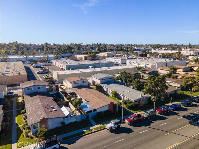 1367 Baker, Costa Mesa, CA 92626