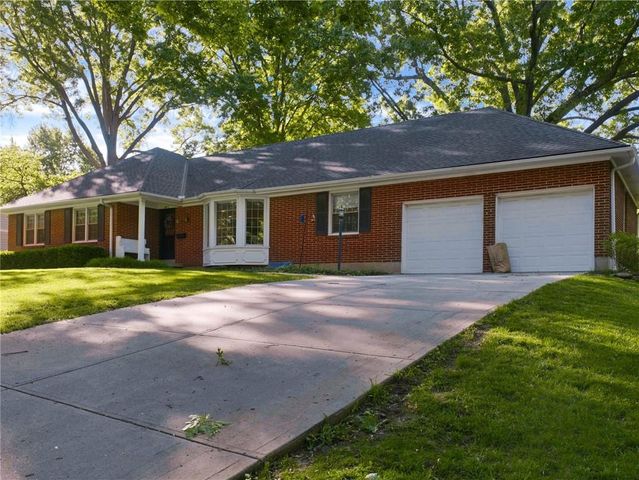 4411 W 97 Street, Overland Park, KS 66207
