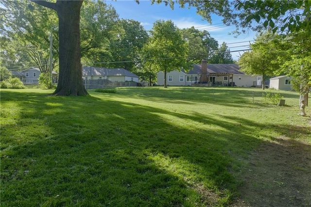 4411 W 97 Street, Overland Park, KS 66207
