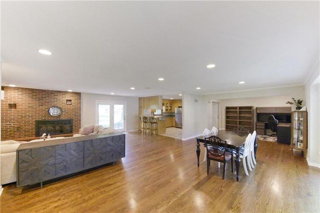 4411 W 97 Street, Overland Park, KS 66207