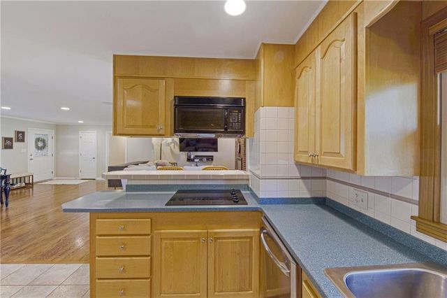 4411 W 97 Street, Overland Park, KS 66207