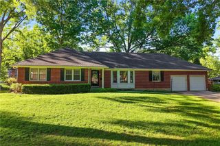 4411 W 97 Street, Overland Park, KS 66207