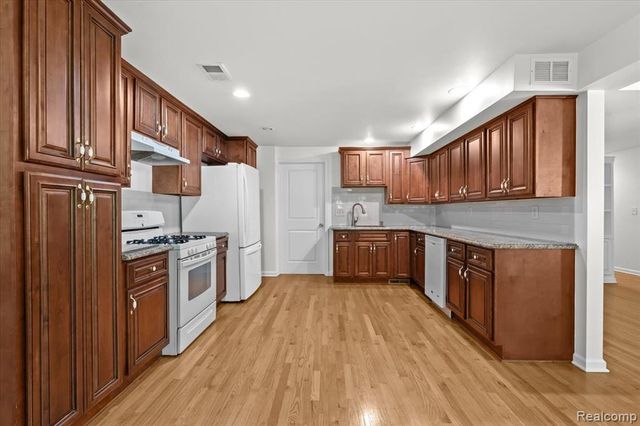 5150 Old Hickory Drive, Brighton, MI 48116