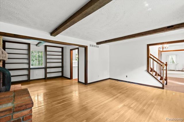 5150 Old Hickory Drive, Brighton, MI 48116