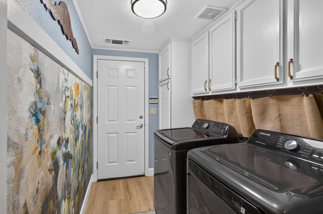1415 Valley Glen Dr, Roseville, CA 95747