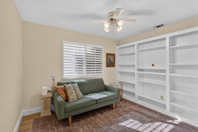 1415 Valley Glen Dr, Roseville, CA 95747