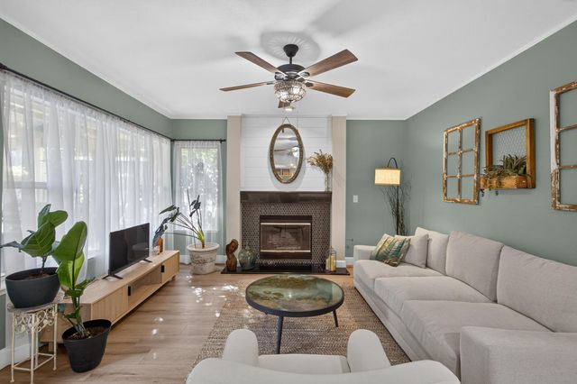 1415 Valley Glen Dr, Roseville, CA 95747