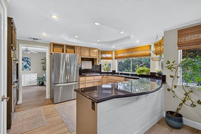 1415 Valley Glen Dr, Roseville, CA 95747