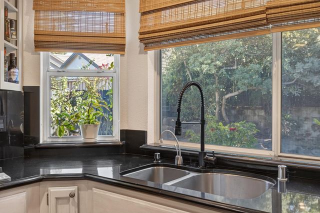 1415 Valley Glen Dr, Roseville, CA 95747