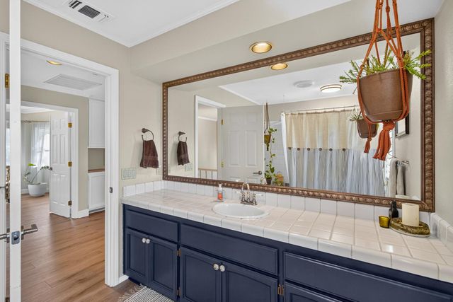 1415 Valley Glen Dr, Roseville, CA 95747