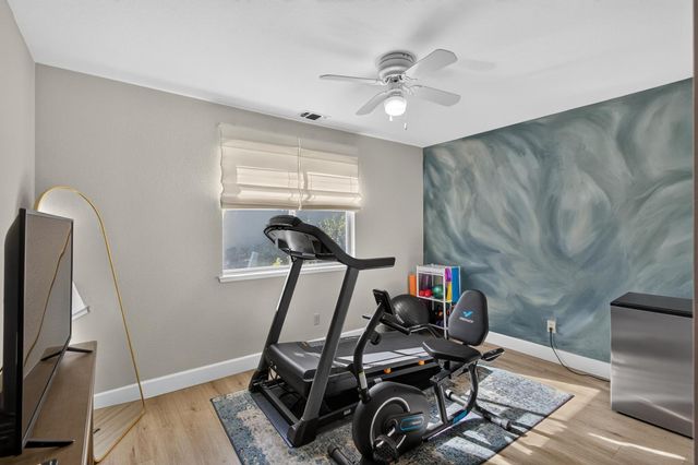 1415 Valley Glen Dr, Roseville, CA 95747