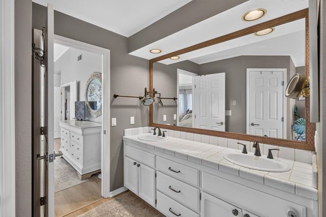1415 Valley Glen Dr, Roseville, CA 95747