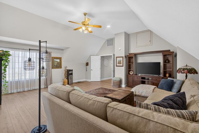 1415 Valley Glen Dr, Roseville, CA 95747