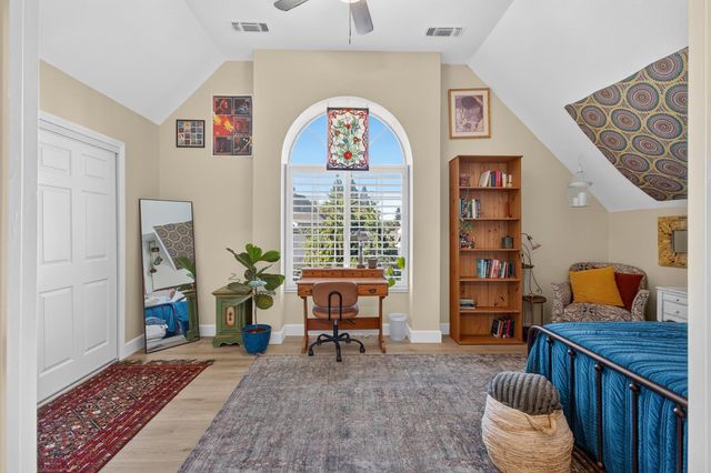 1415 Valley Glen Dr, Roseville, CA 95747