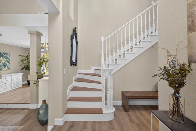 1415 Valley Glen Dr, Roseville, CA 95747