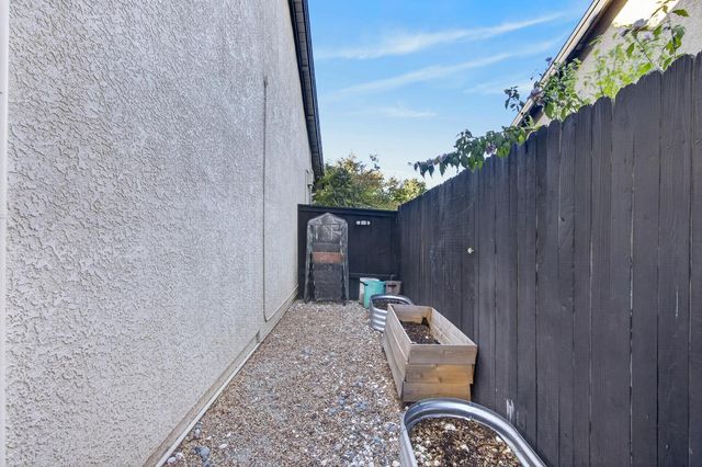 1415 Valley Glen Dr, Roseville, CA 95747