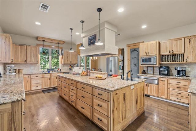 11382 Cour Royal, Nevada City, CA 95959