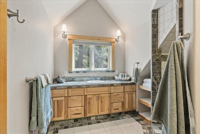 11382 Cour Royal, Nevada City, CA 95959