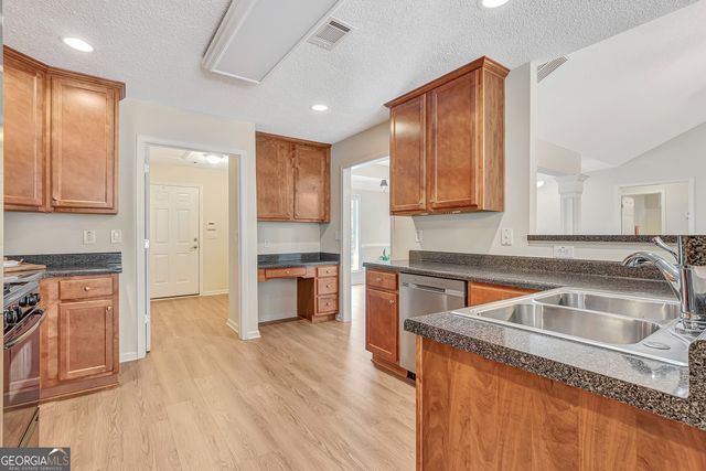 300 Autumn Creek, Senoia, GA 30276