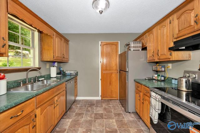 4688 Hide-A-Way Drive, Guntersville, AL 35796