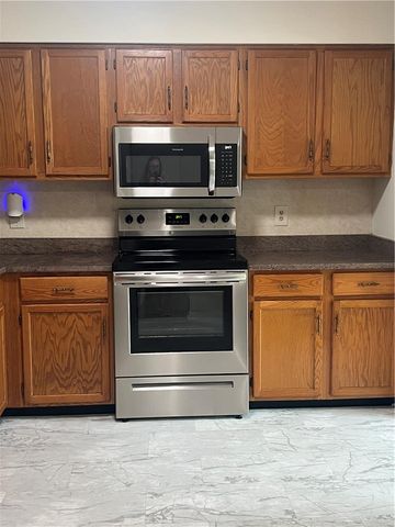 896 Briarstone Road, Bethlehem City, PA 18017