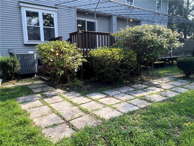 896 Briarstone Road, Bethlehem City, PA 18017