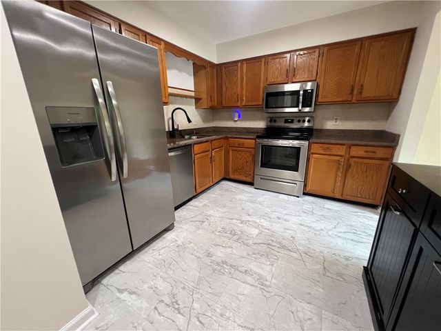 896 Briarstone Road, Bethlehem City, PA 18017