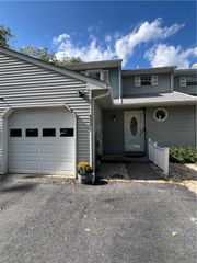 896 Briarstone Road, Bethlehem City, PA 18017