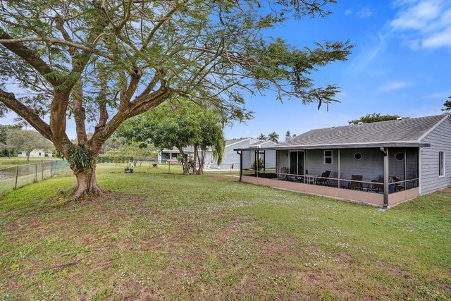 9220 Carma Drive, Boynton Beach, FL 33472