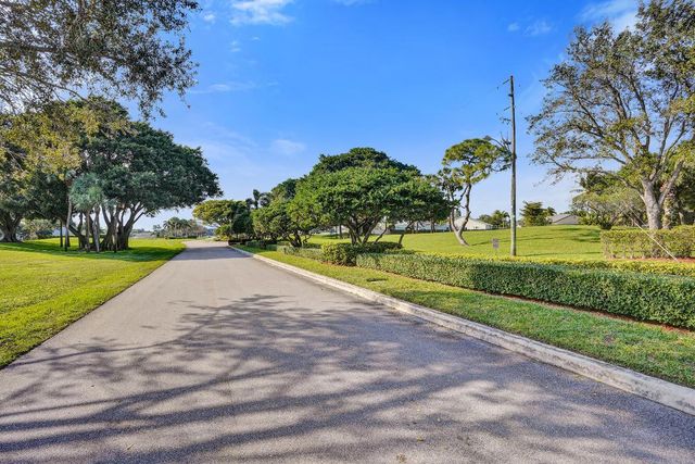 9220 Carma Drive, Boynton Beach, FL 33472