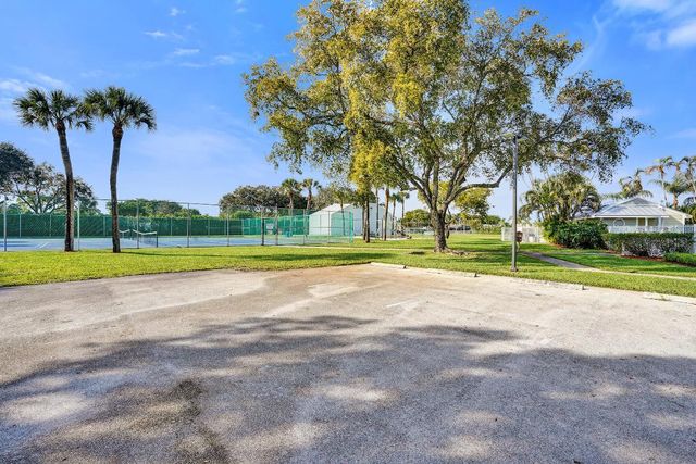 9220 Carma Drive, Boynton Beach, FL 33472