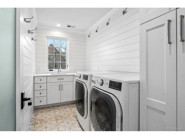 130 Gaylord St, Denver, CO 80206