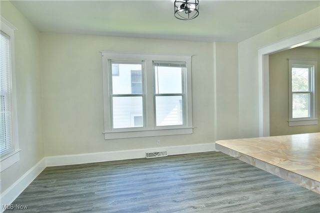 2510 E Midlothian Boulevard, Youngstown, OH 44502