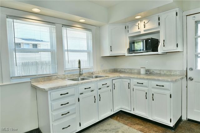 2510 E Midlothian Boulevard, Youngstown, OH 44502