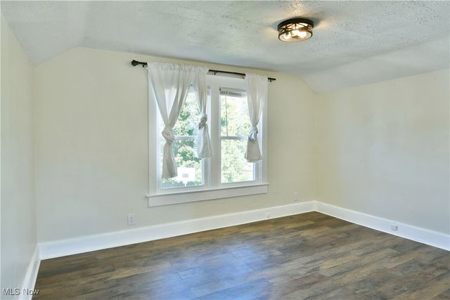 2510 E Midlothian Boulevard, Youngstown, OH 44502