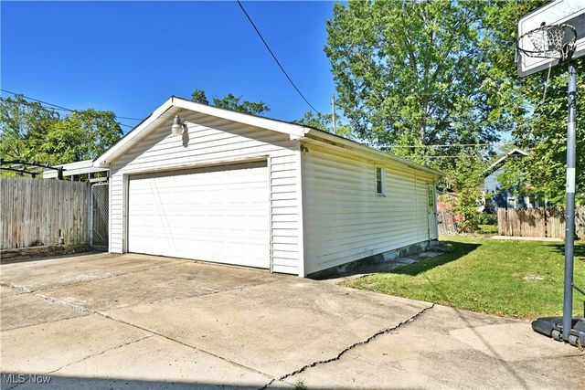 2510 E Midlothian Boulevard, Youngstown, OH 44502