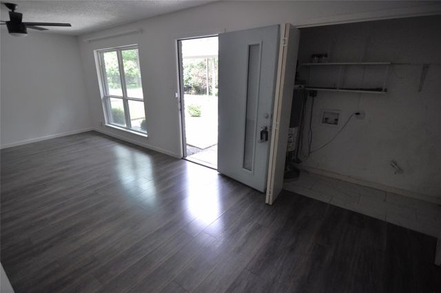 11301 Oakwood DR B, Austin, TX 78753